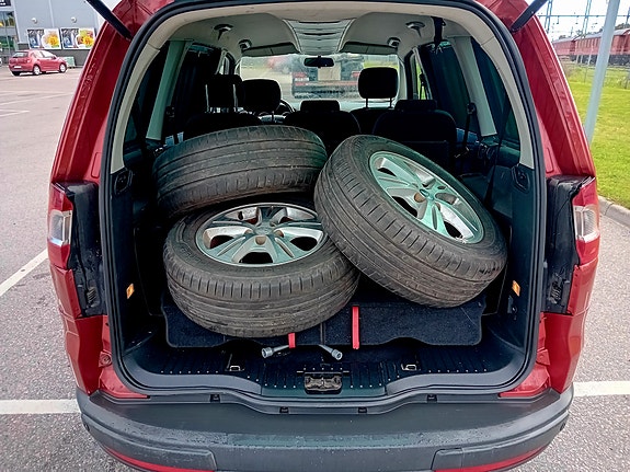 Ford Galaxy 8 of 10