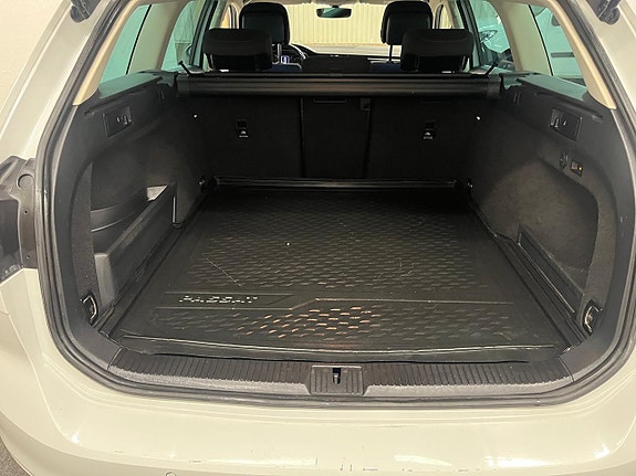 Volkswagen Passat 5 of 8