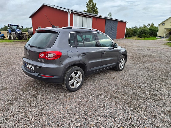 Volkswagen Tiguan 6 of 12
