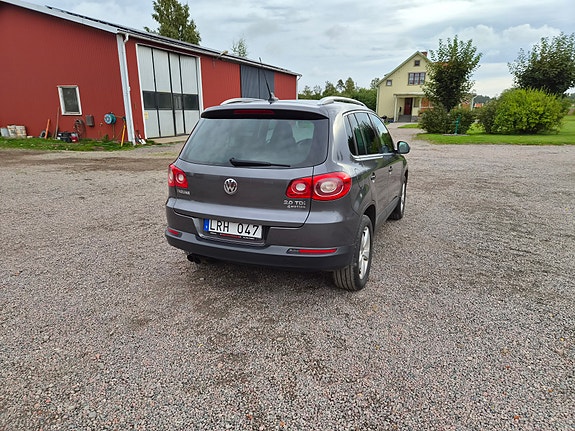 Volkswagen Tiguan 5 of 12