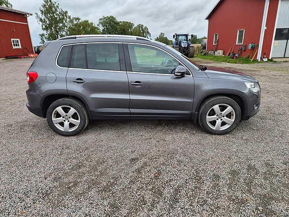 Volkswagen Tiguan 7 of 12