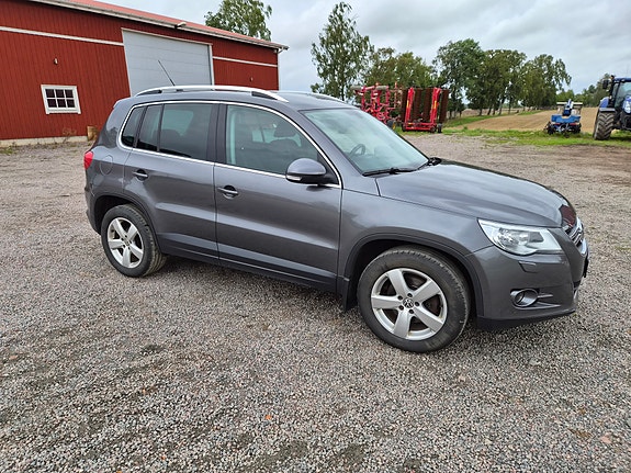 Volkswagen Tiguan 8 of 12