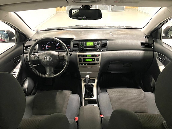 Toyota Corolla 27 of 30