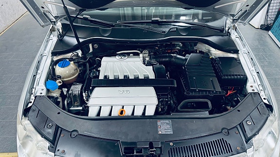 Volkswagen Passat 8 of 22