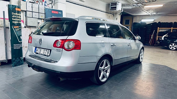 Volkswagen Passat 4 of 22