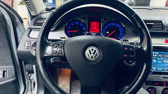 Volkswagen Passat 16 of 22