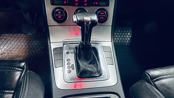 Volkswagen Passat 18 of 22