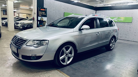 Volkswagen Passat 2 of 22
