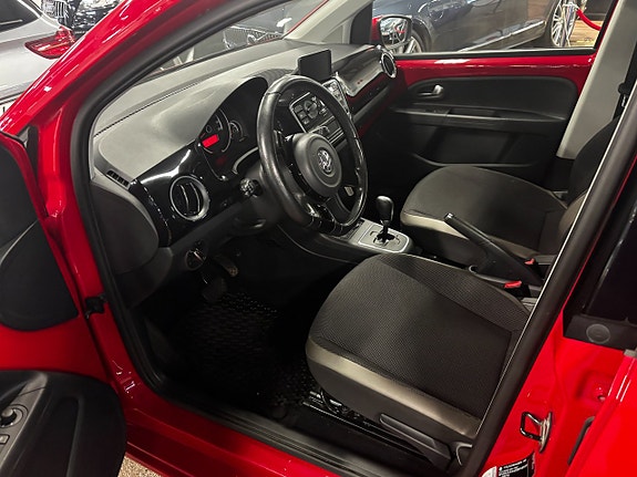 Volkswagen UP! 5 of 6