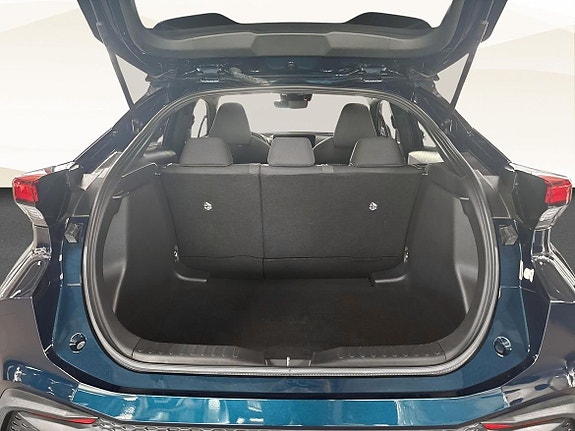 Toyota C-HR 12 of 18