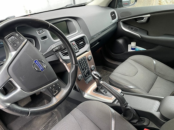 Volvo V40 Cross Country 4 of 6
