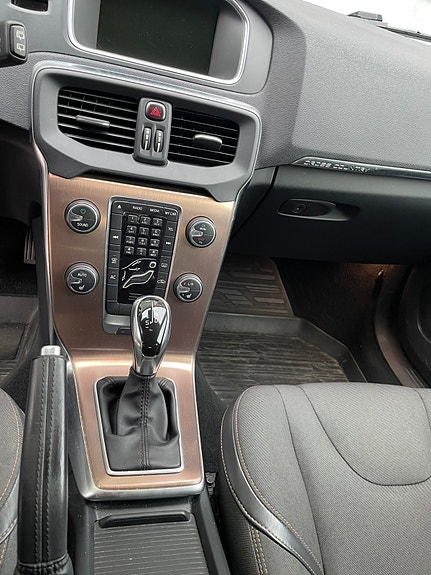 Volvo V40 Cross Country 5 of 6