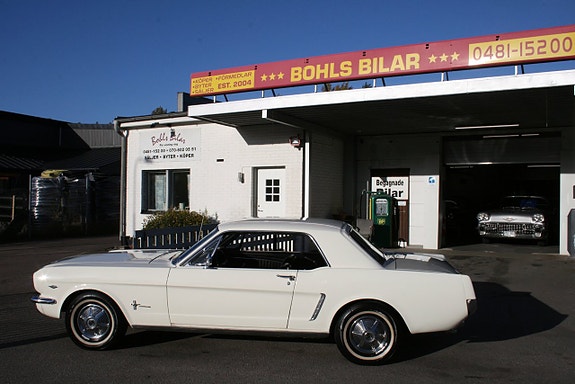 Ford Mustang 5 of 25