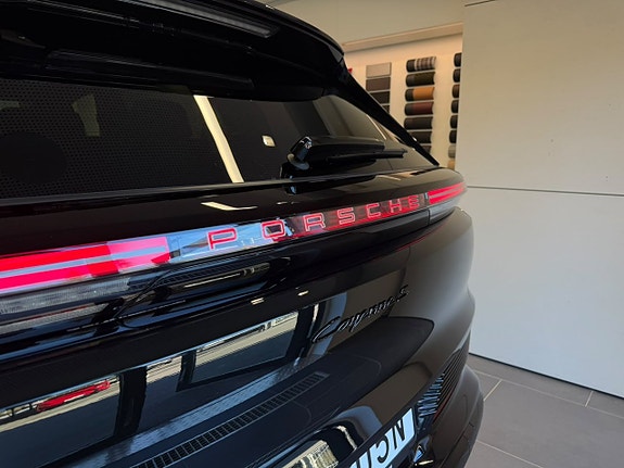 Porsche Cayenne S 7 of 27