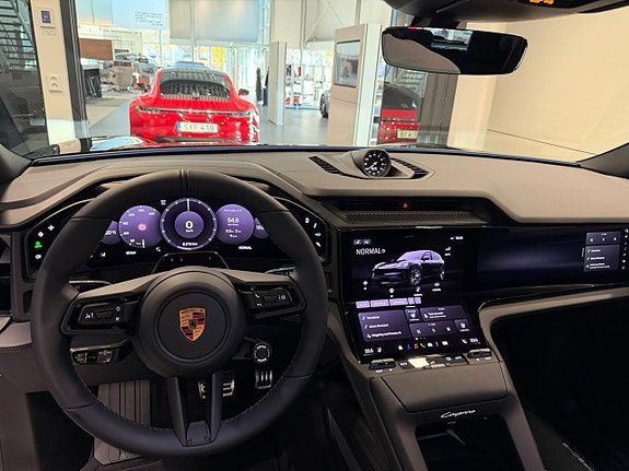 Porsche Cayenne S 15 of 27