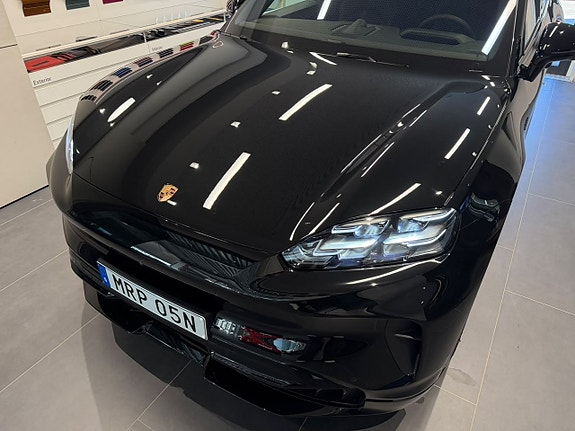 Porsche Cayenne S 5 of 27
