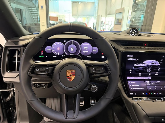 Porsche Cayenne S 13 of 27