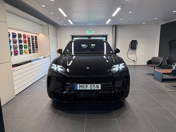 Porsche Cayenne S 2 of 27