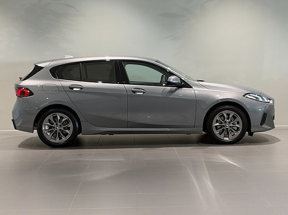 BMW 120 3 of 18