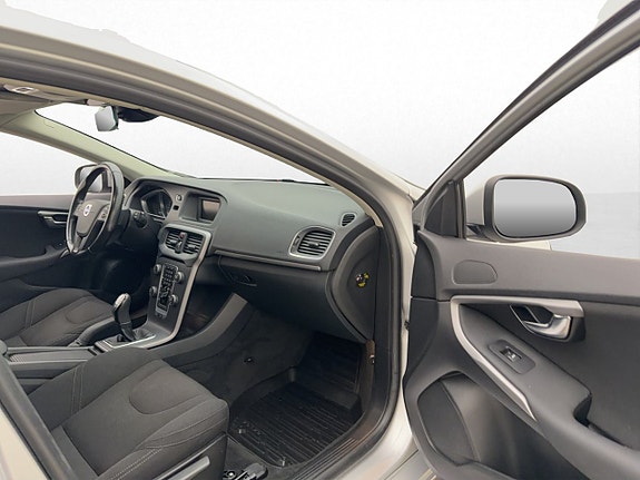 Volvo V40 21 of 26