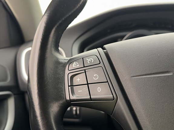 Volvo V40 15 of 26