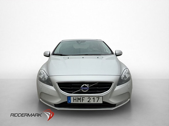 Volvo V40 2 of 26