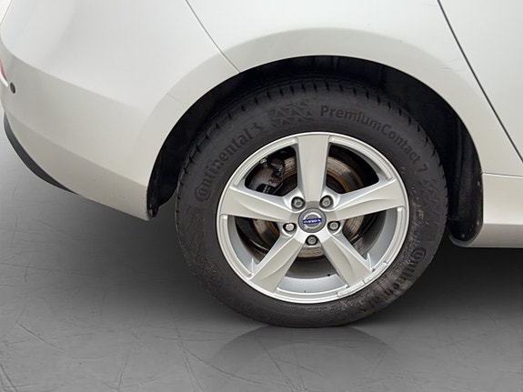 Volvo V40 25 of 26
