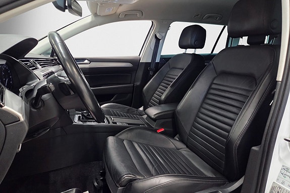 Volkswagen Passat Alltrack 9 of 26