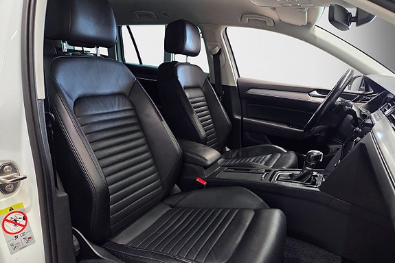 Volkswagen Passat Alltrack 10 of 26