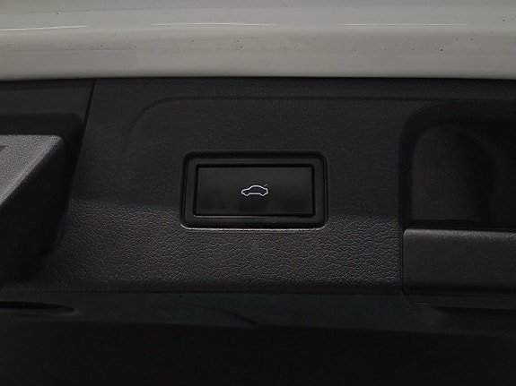 Volkswagen Passat Alltrack 15 of 26