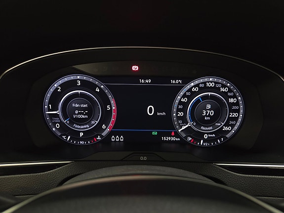 Volkswagen Passat Alltrack 16 of 26