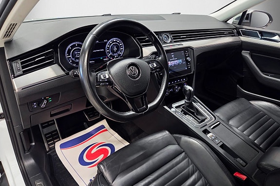 Volkswagen Passat Alltrack 8 of 26