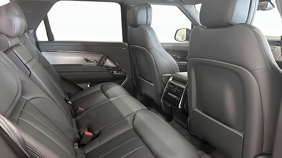 Land Rover Range Rover Sport 4 of 10