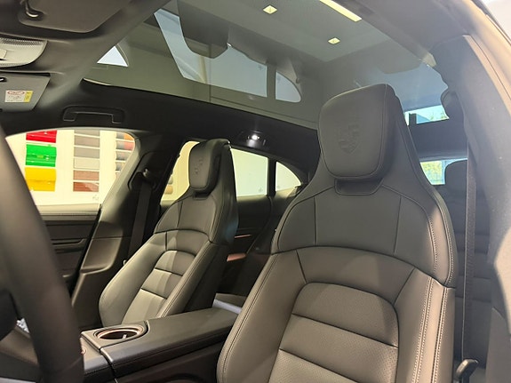 Porsche Taycan 4S 21 of 25