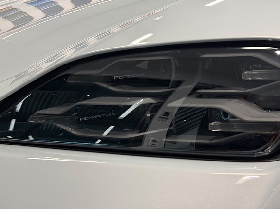 Porsche Taycan 4S 14 of 25