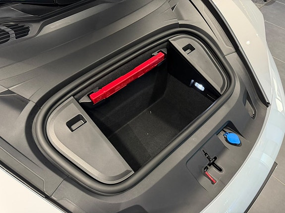 Porsche Taycan 4S 17 of 25
