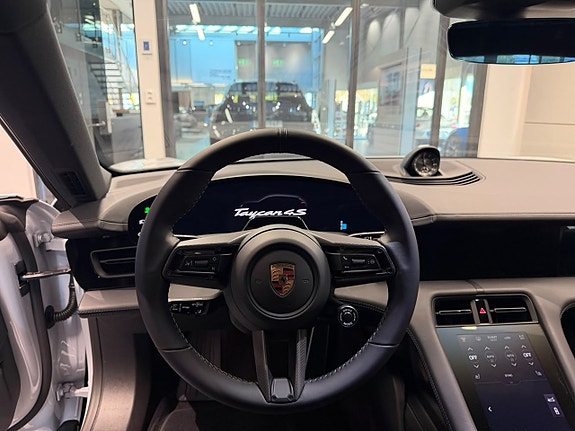 Porsche Taycan 4S 15 of 25