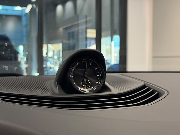 Porsche Taycan 4S 10 of 25