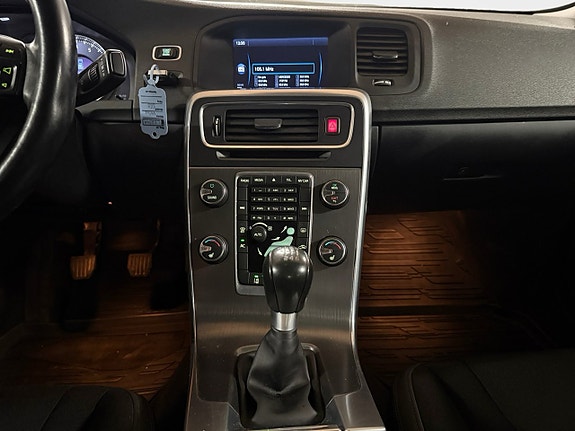 Volvo S60 11 of 16