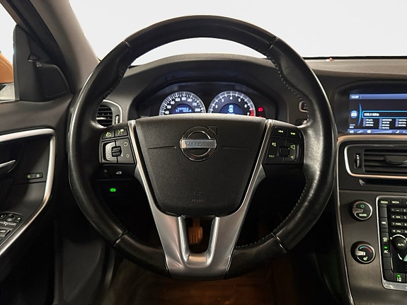 Volvo S60 12 of 16