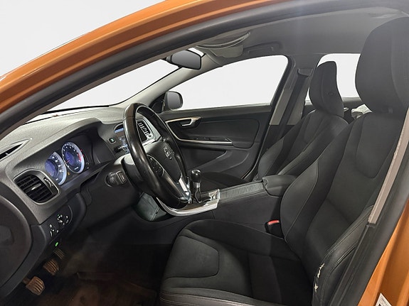 Volvo S60 9 of 16