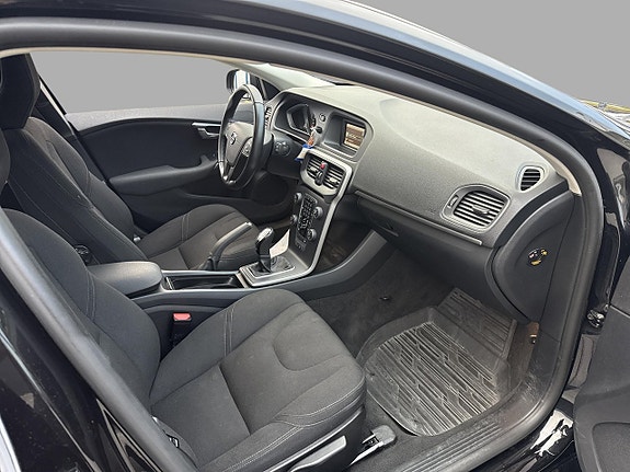 Volvo V40 10 of 15
