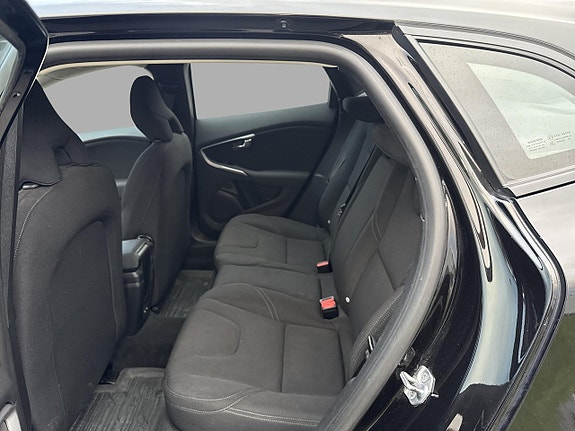 Volvo V40 9 of 15
