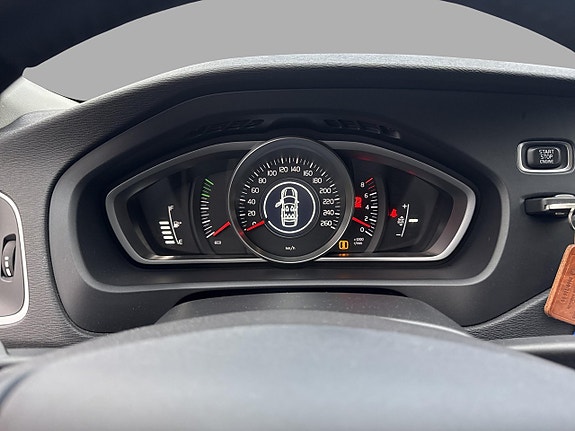 Volvo V40 13 of 15