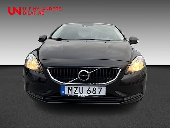 Volvo V40 6 of 15