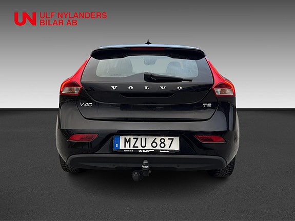 Volvo V40 3 of 15