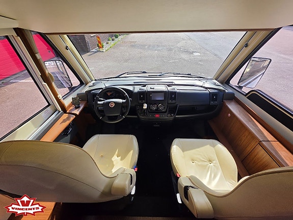 Eura Mobil Integra Line *Automat *AC bodel *Dragkrok 16 of 20