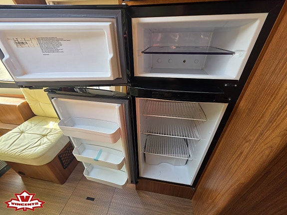 Eura Mobil Integra Line *Automat *AC bodel *Dragkrok 6 of 20