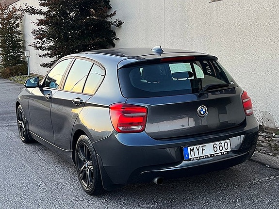 BMW 116i 3 of 12