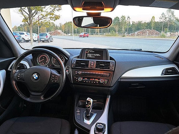 BMW 116i 9 of 12